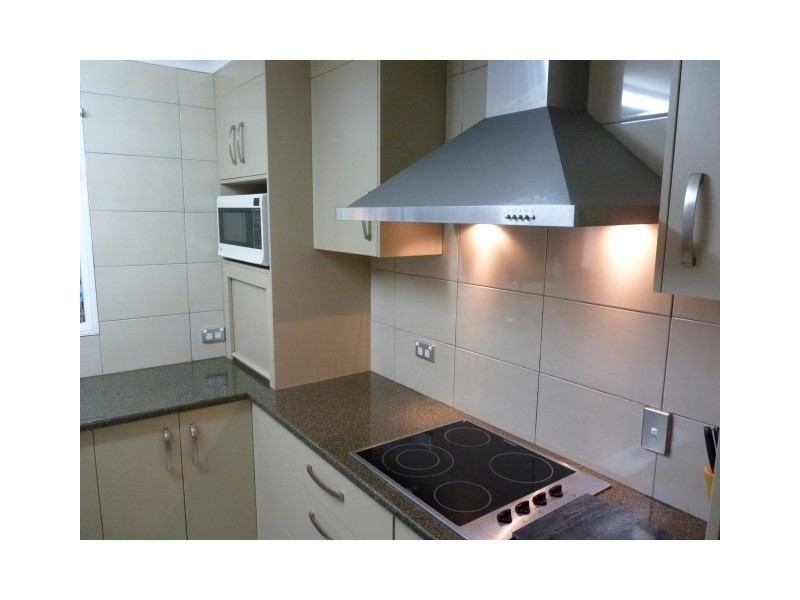 10 Gibbs Street, Urangan QLD 4655