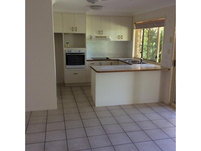 26 King Henry Court, Torquay QLD 4655