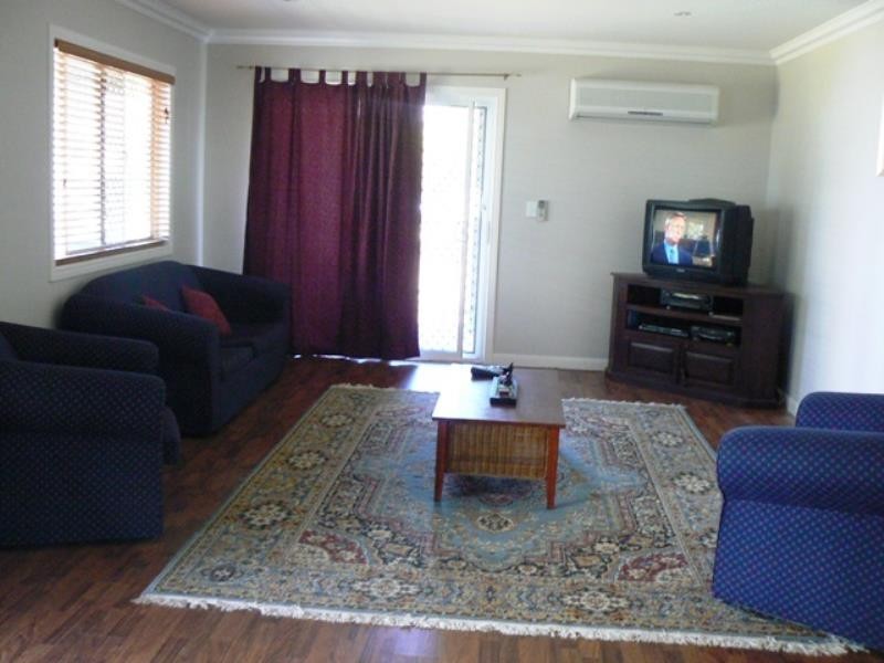 25 Hibiscus Street, Urangan QLD 4655