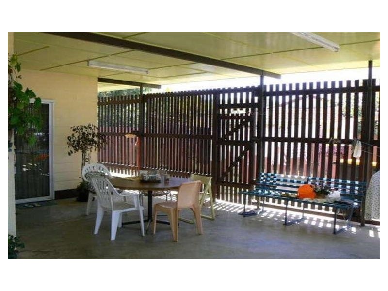 8 Holiday Parade, Scarness QLD 4655