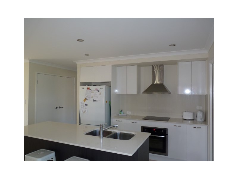 24 Bay Breeze Close, Wondunna QLD 4655