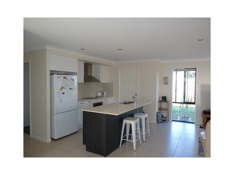 24 Bay Breeze Close, Wondunna QLD 4655