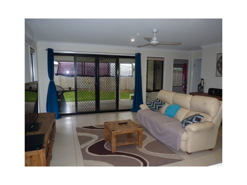 24 Bay Breeze Close, Wondunna QLD 4655