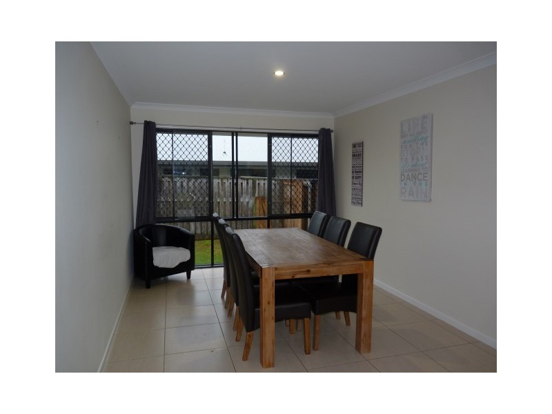 24 Bay Breeze Close, Wondunna QLD 4655