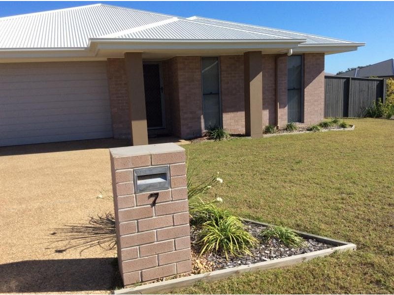 7 O’Connell Parade, Urraween QLD 4655