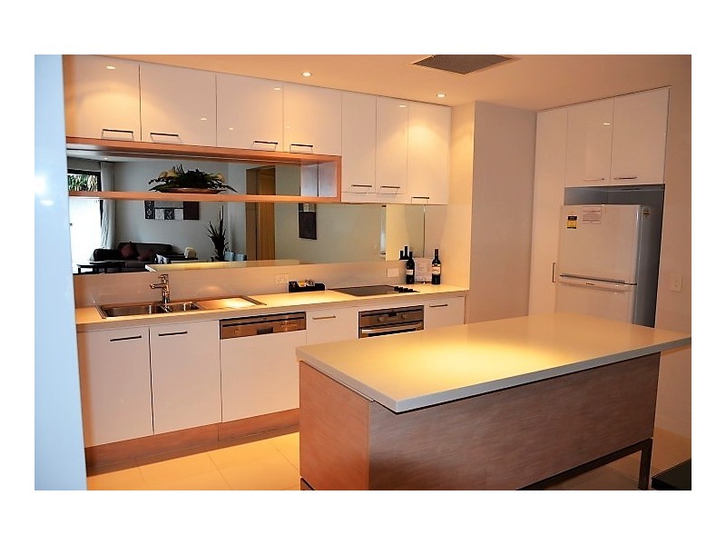 102/468 Esplanade, Torquay QLD 4655