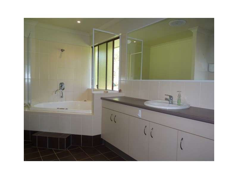 10 Gundesen Drive, Urraween QLD 4655