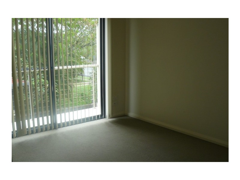 2/243 Torquay Terrace, Torquay QLD 4655