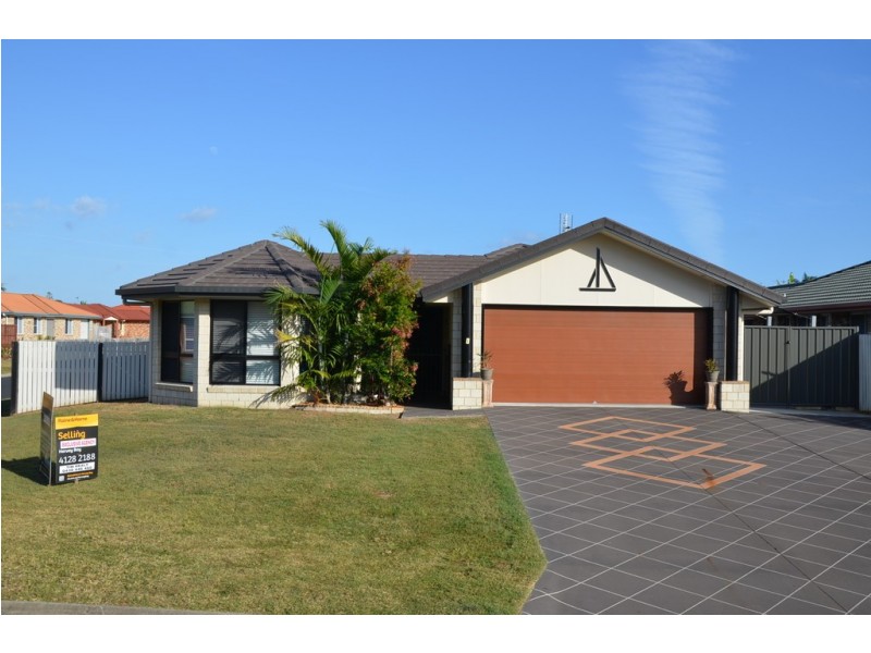 1 Sonder Street, Urangan QLD 4655