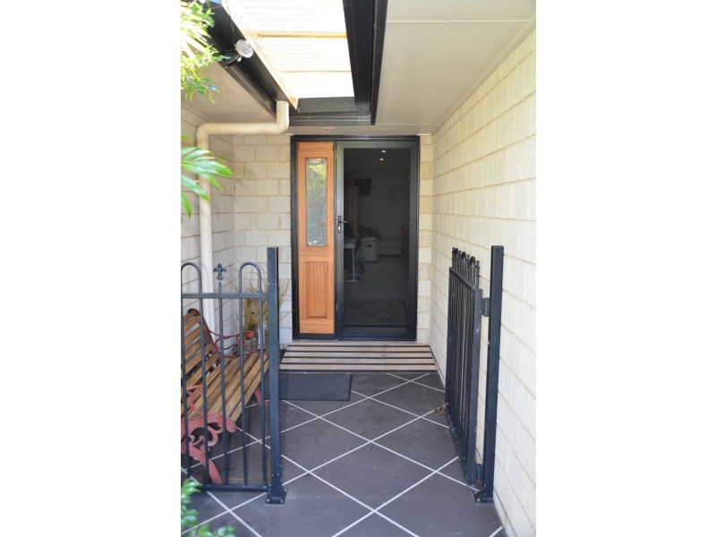 1 Sonder Street, Urangan QLD 4655