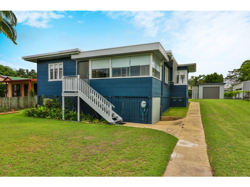 69 Shell Street, Urangan QLD 4655