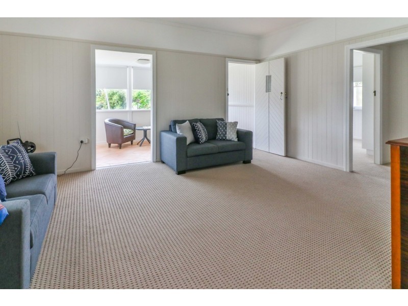 69 Shell Street, Urangan QLD 4655