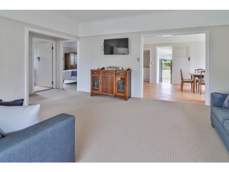 69 Shell Street, Urangan QLD 4655