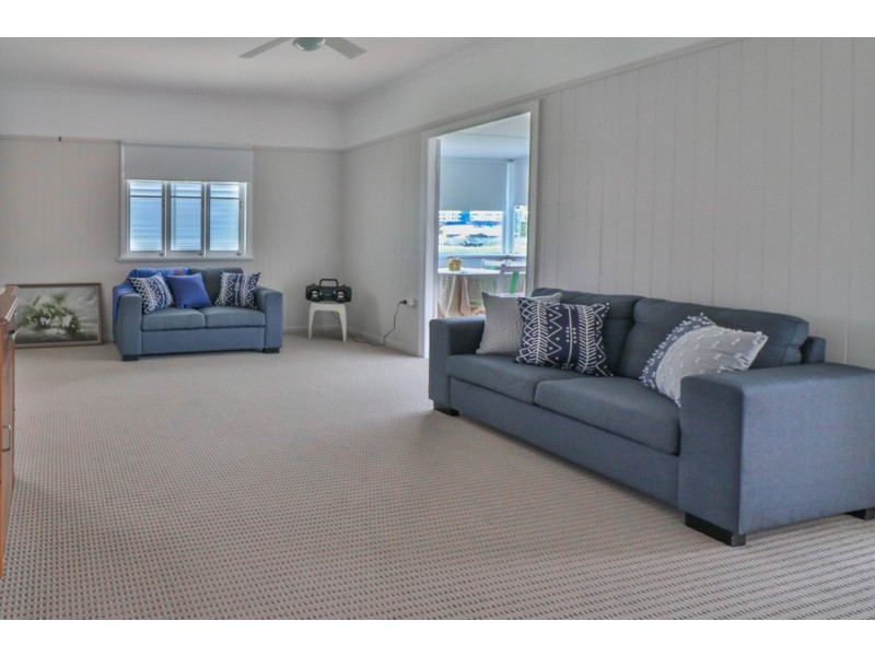 69 Shell Street, Urangan QLD 4655
