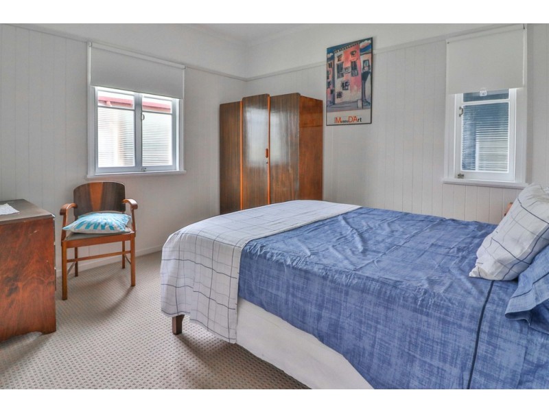 69 Shell Street, Urangan QLD 4655