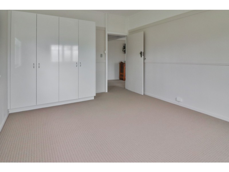 69 Shell Street, Urangan QLD 4655