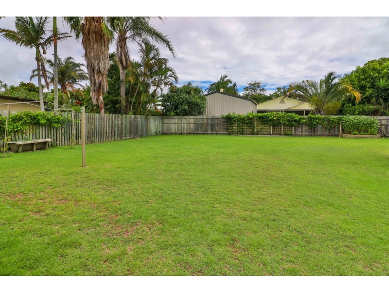 69 Shell Street, Urangan QLD 4655