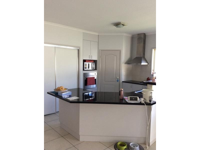 8 Blackall Court, Torquay QLD 4655