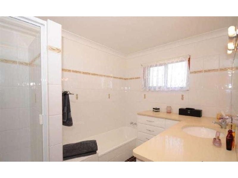 33 Moonbi Street, Scarness QLD 4655