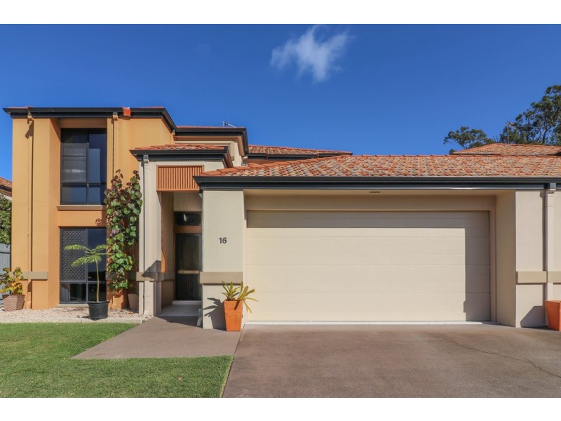 16/2 Barnstaple St, Torquay QLD 4655