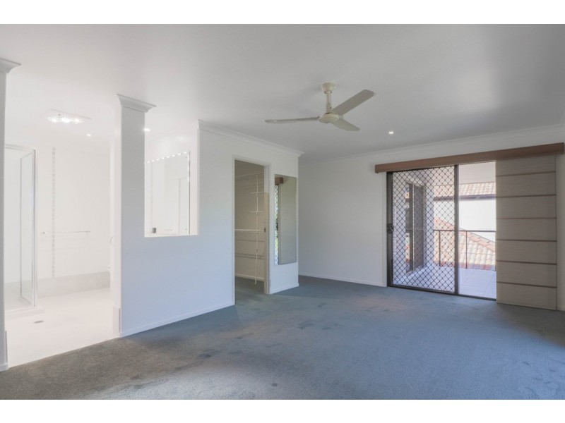 16/2 Barnstaple St, Torquay QLD 4655