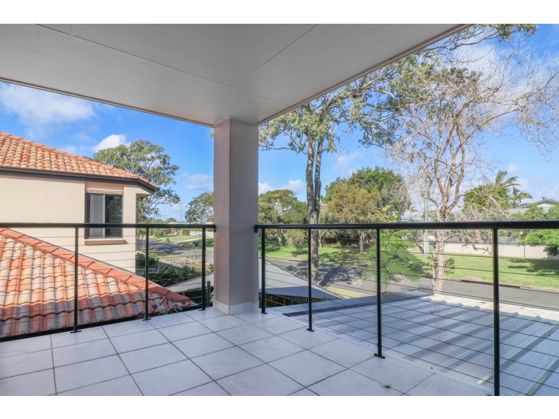 16/2 Barnstaple St, Torquay QLD 4655