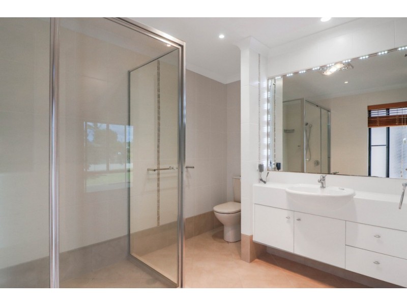 16/2 Barnstaple St, Torquay QLD 4655