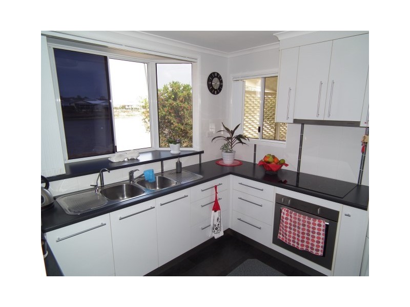 36 Willow Circuit, Eli Waters QLD 4655