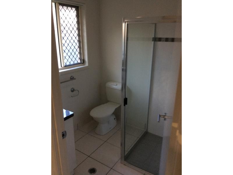 2/209 Pulgul Street, Urangan QLD 4655