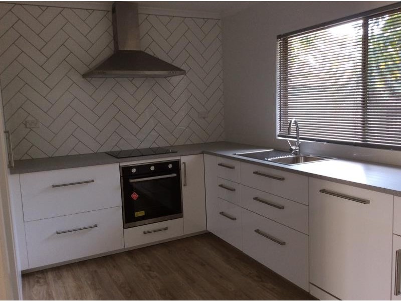 8 Cordelia Court, Urangan QLD 4655