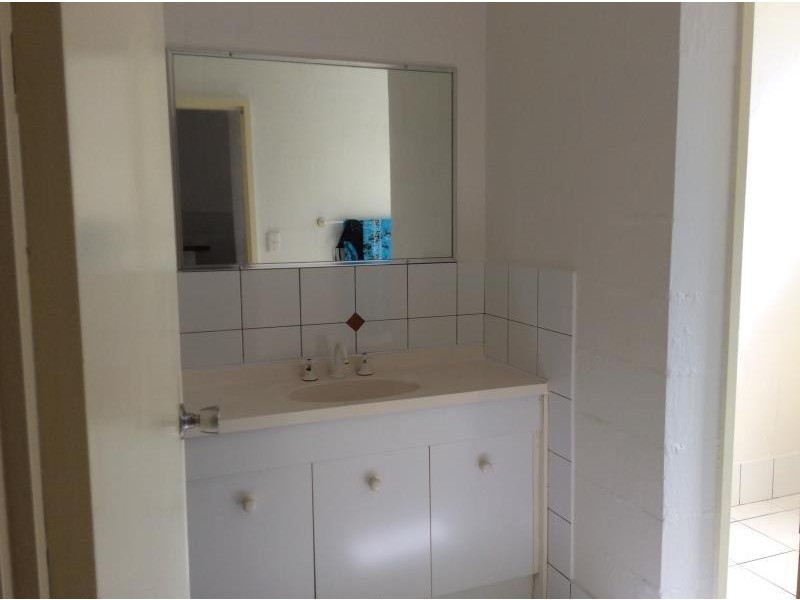 1/445 Esplanade, Torquay QLD 4655