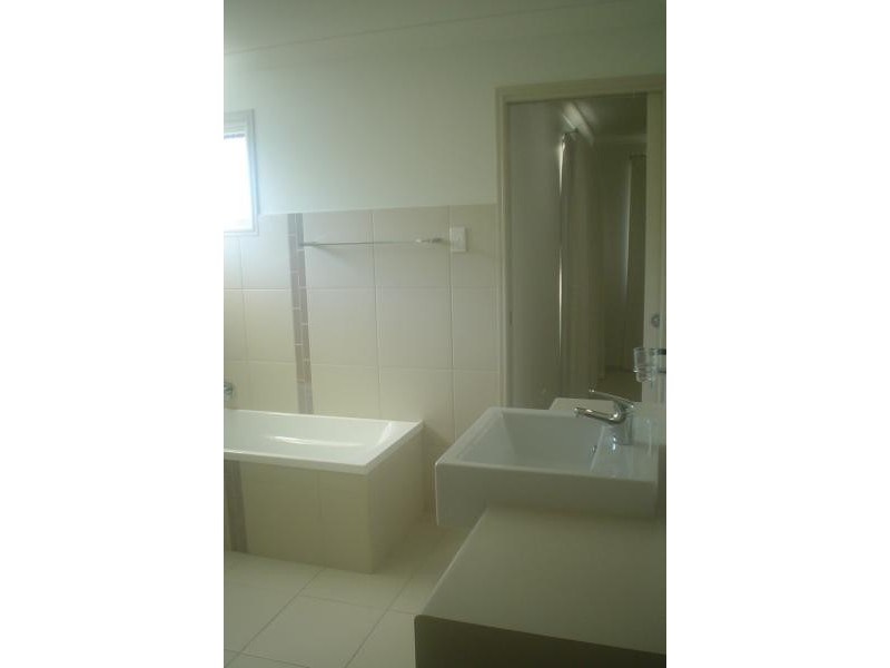 106 Esplanade, Point Vernon QLD 4655