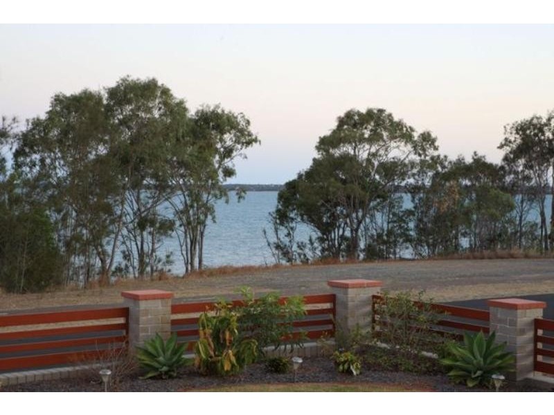 106 Esplanade, Point Vernon QLD 4655