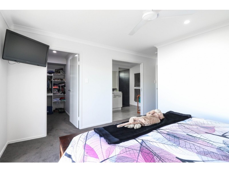 8 Rossington Drive, Urraween QLD 4655