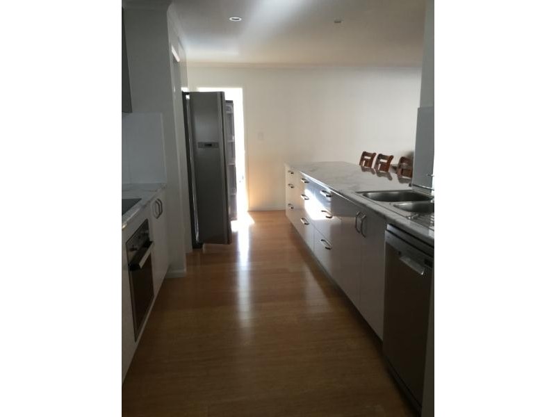 41 Brighton Street, Point Vernon QLD 4655