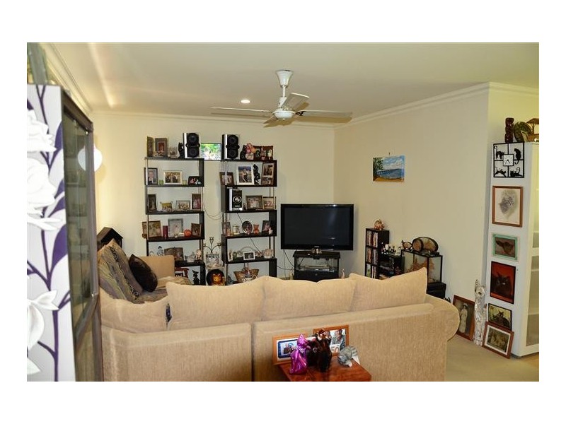 25 Tristania Crescent, Urangan QLD 4655