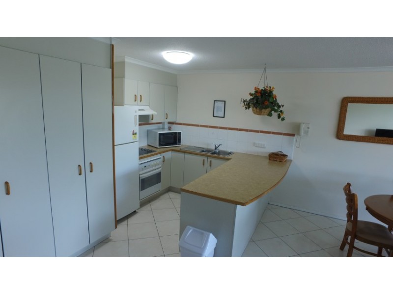 43/386 Esplanade, Torquay QLD 4655