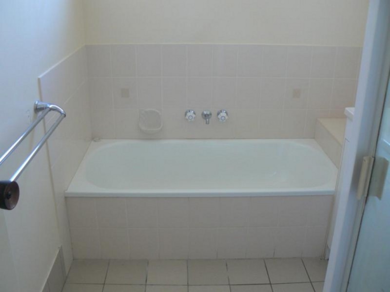 37 Banksia Street, Point Vernon QLD 4655