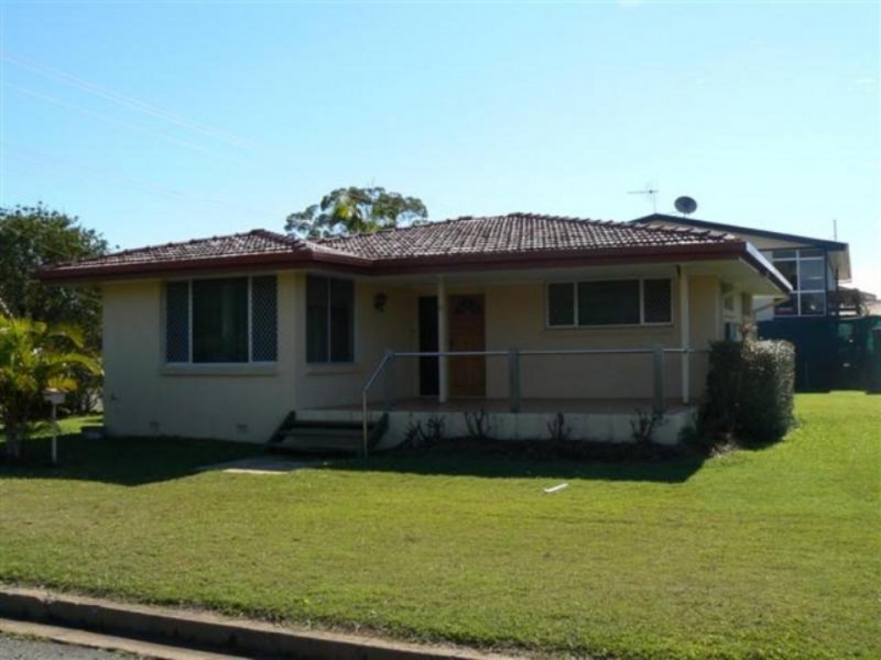 11 Brighton Street, Point Vernon QLD 4655