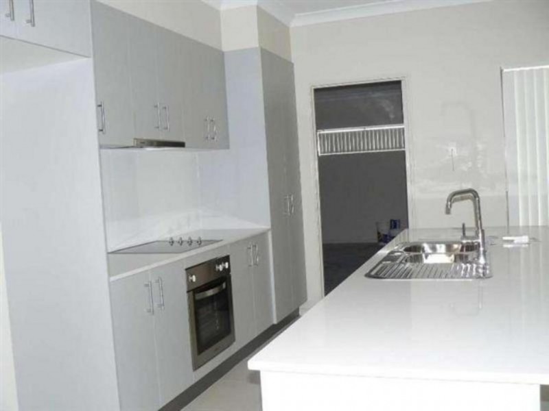 18 Baybreeze Close, Wondunna QLD 4655