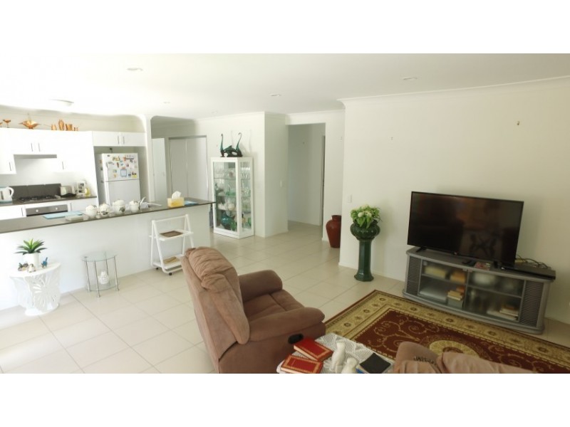 8 Wentworth Avenue, Urraween QLD 4655