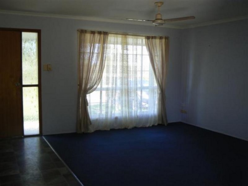 665 Boat Harbour Drive, Urangan QLD 4655
