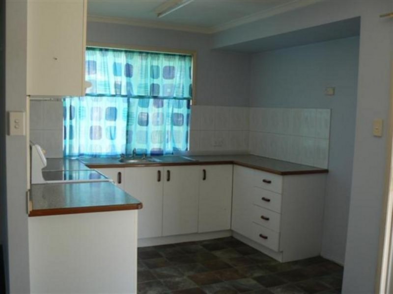 665 Boat Harbour Drive, Urangan QLD 4655
