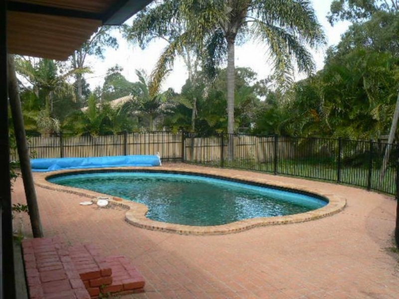 15 Burralong Drive, Wondunna QLD 4655