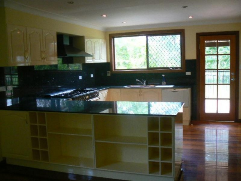 15 Burralong Drive, Wondunna QLD 4655