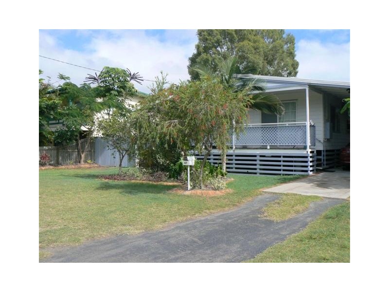 47 William, Urangan QLD 4655