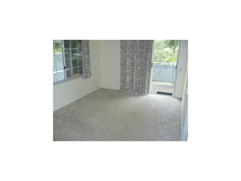 47 William, Urangan QLD 4655