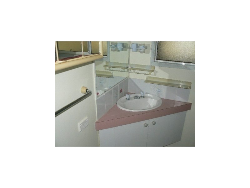 47 William, Urangan QLD 4655