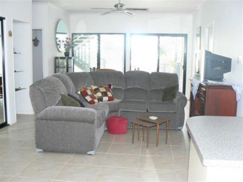 9B Hockley Lane, Urangan QLD 4655