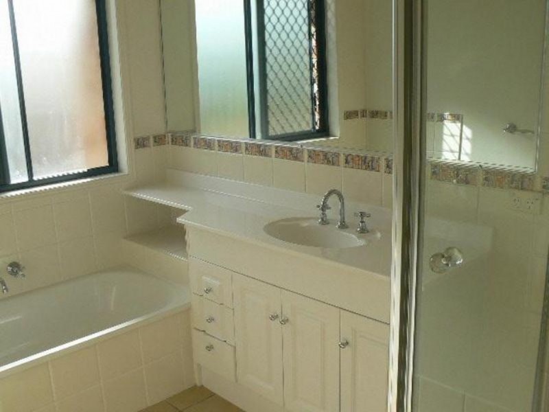 19 Christensen, Urraween QLD 4655